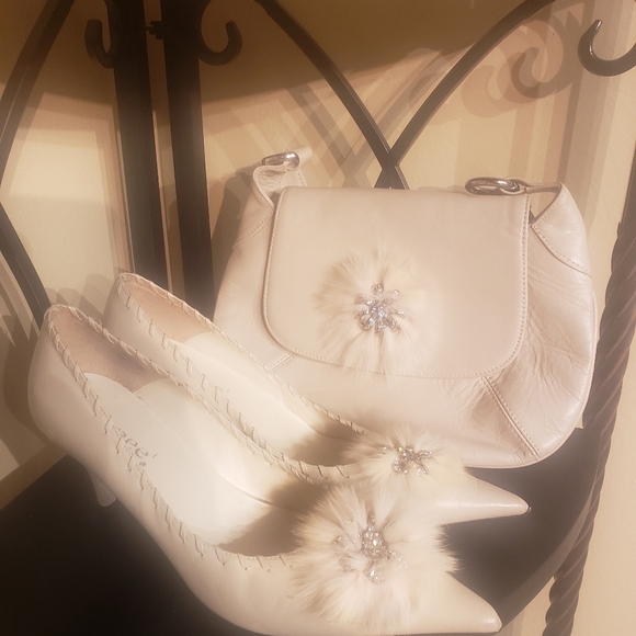 J Renee Shoes with Matching Bag - Picture 2 of 2